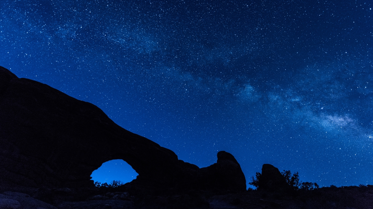 银河系 拱形山洞 犹他州国家公园 夜晚星空 4k风景壁纸