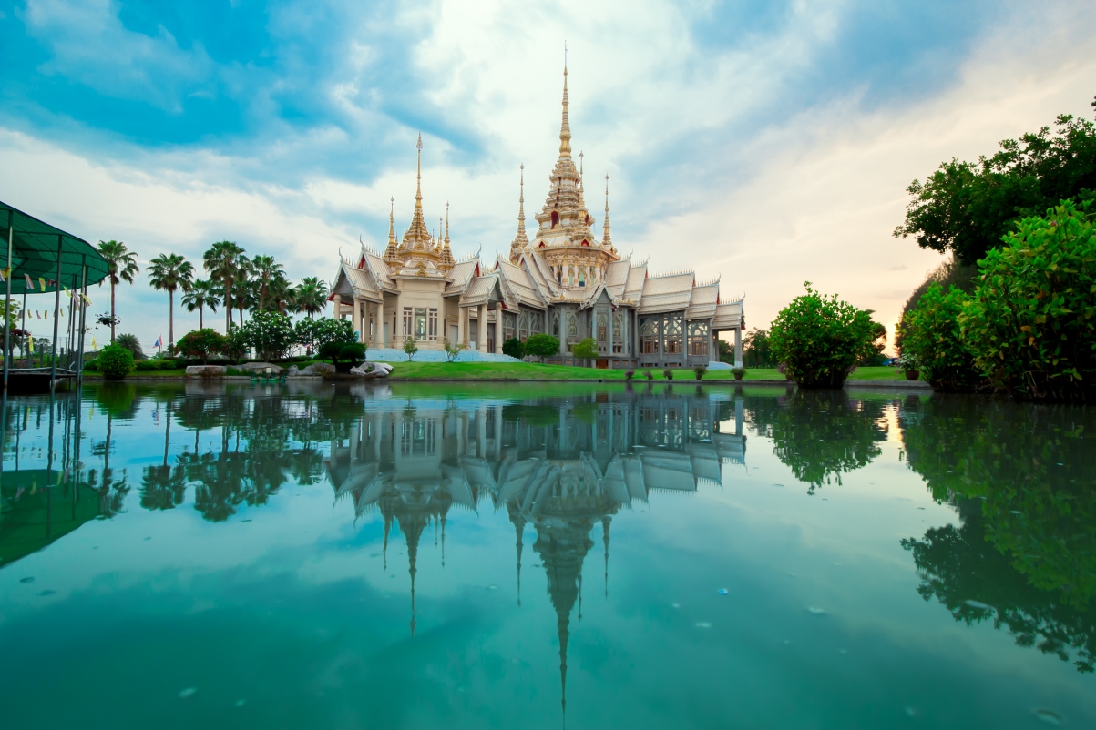 泰国宫殿佛寺庙5k风景壁纸
