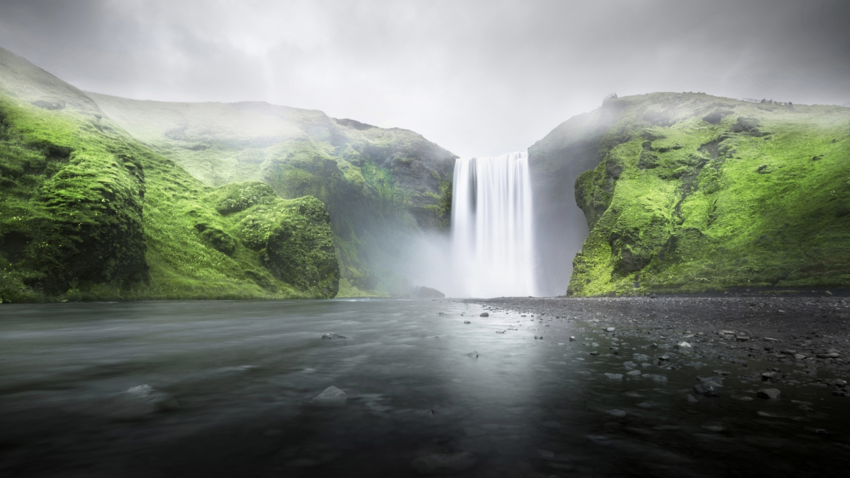 冰岛瀑布风光，绝美4K高清壁纸，3840x2160分辨率，桌面美化必备之选！