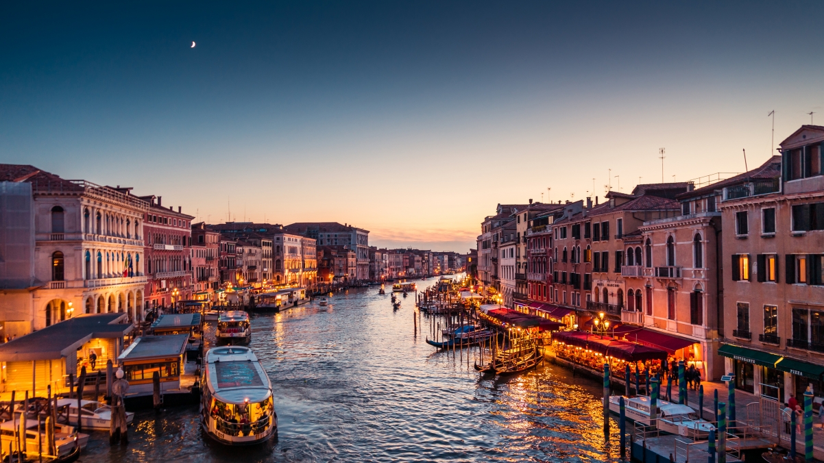 意大利威尼斯大运河夜间风景4k壁纸