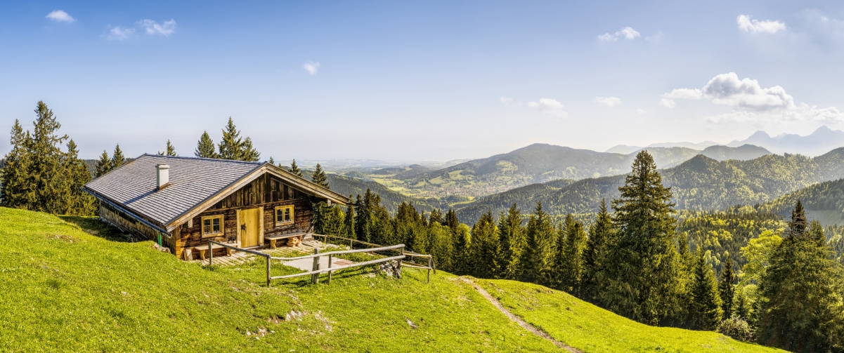 高山 山上的小屋 天空 森林 巴伐利亚3440x1440风景壁纸