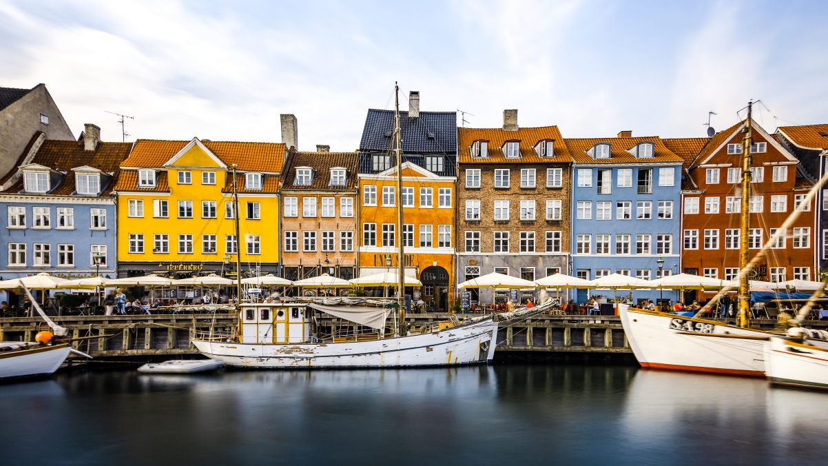 哥本哈根 新的港口 联排别墅和酒吧 咖啡馆和餐馆4k风景壁纸