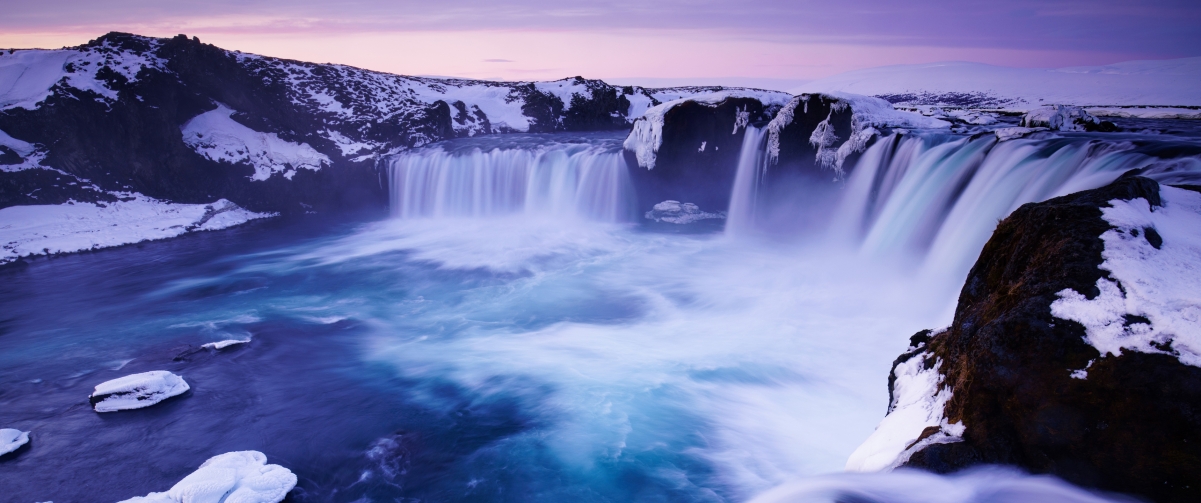 冰岛Godafoss瀑布绝美风景，3440x1440带鱼屏4K高清壁纸，免费下载欣赏