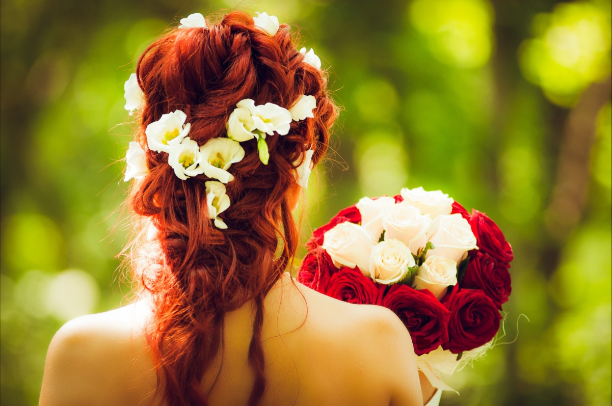 新娘 婚礼 鲜花 头发 红玫瑰 4K壁纸
