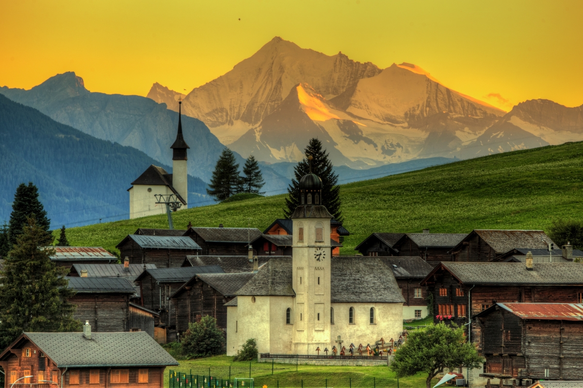 瑞士阿尔卑斯山区的田园风光高清图片下载-正版图片500847793-摄图网
