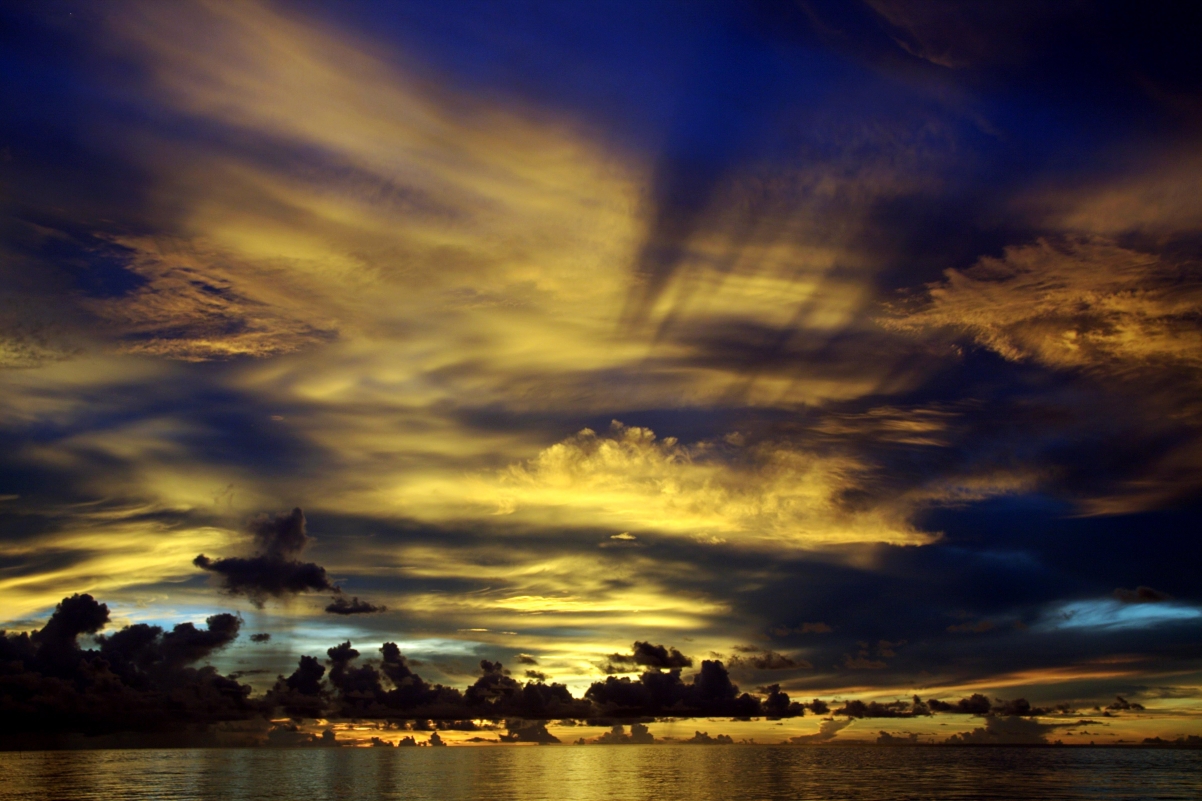 马尔代夫北环礁天空风景4K图片