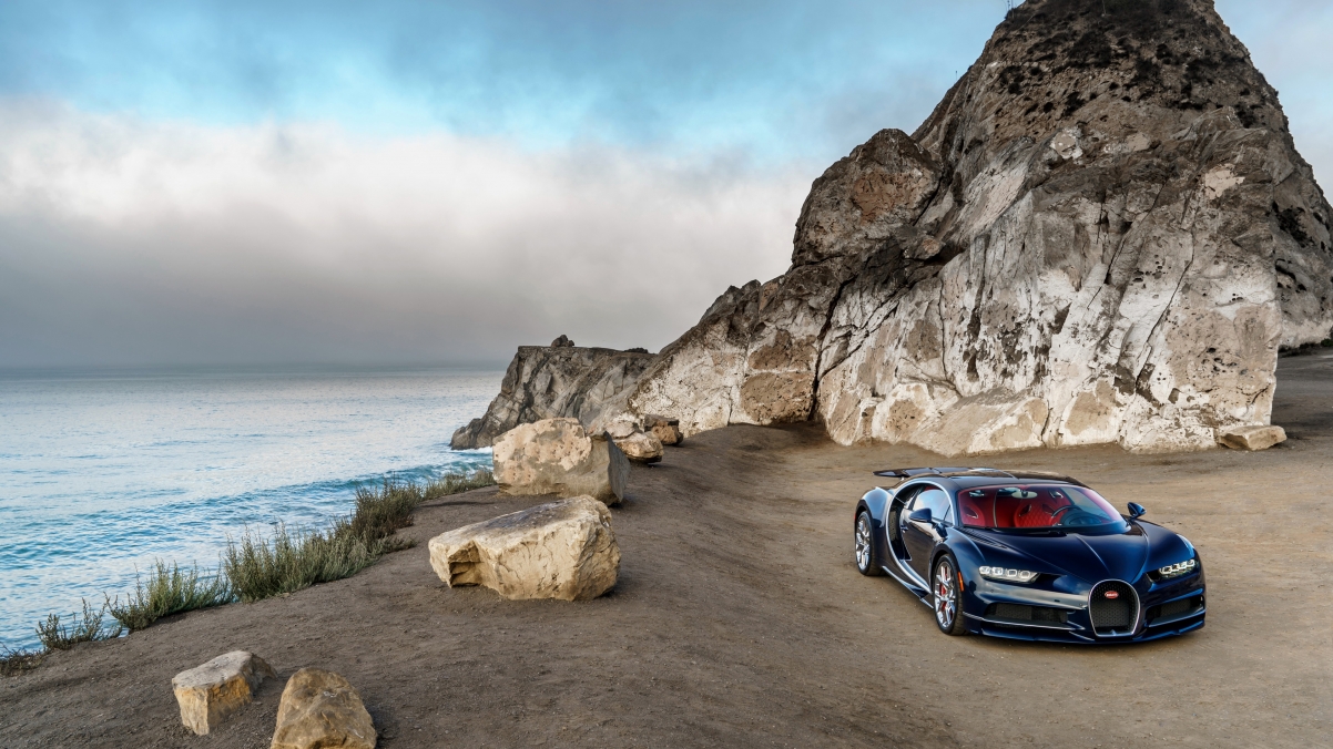 美国海岸风光，蓝色布加迪豪华跑车，惊艳4K高清壁纸下载