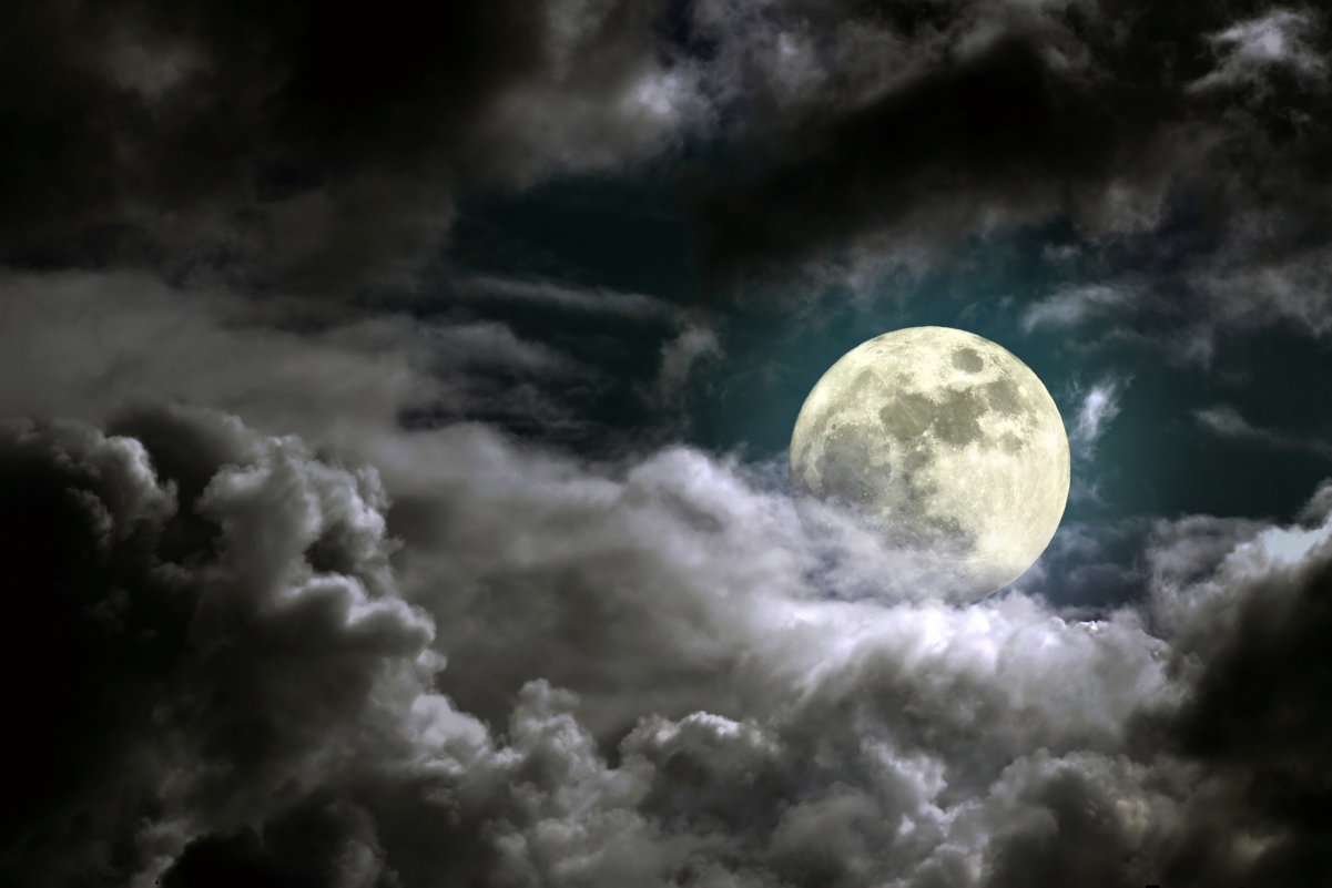 夜间天空 月亮 4K风景壁纸