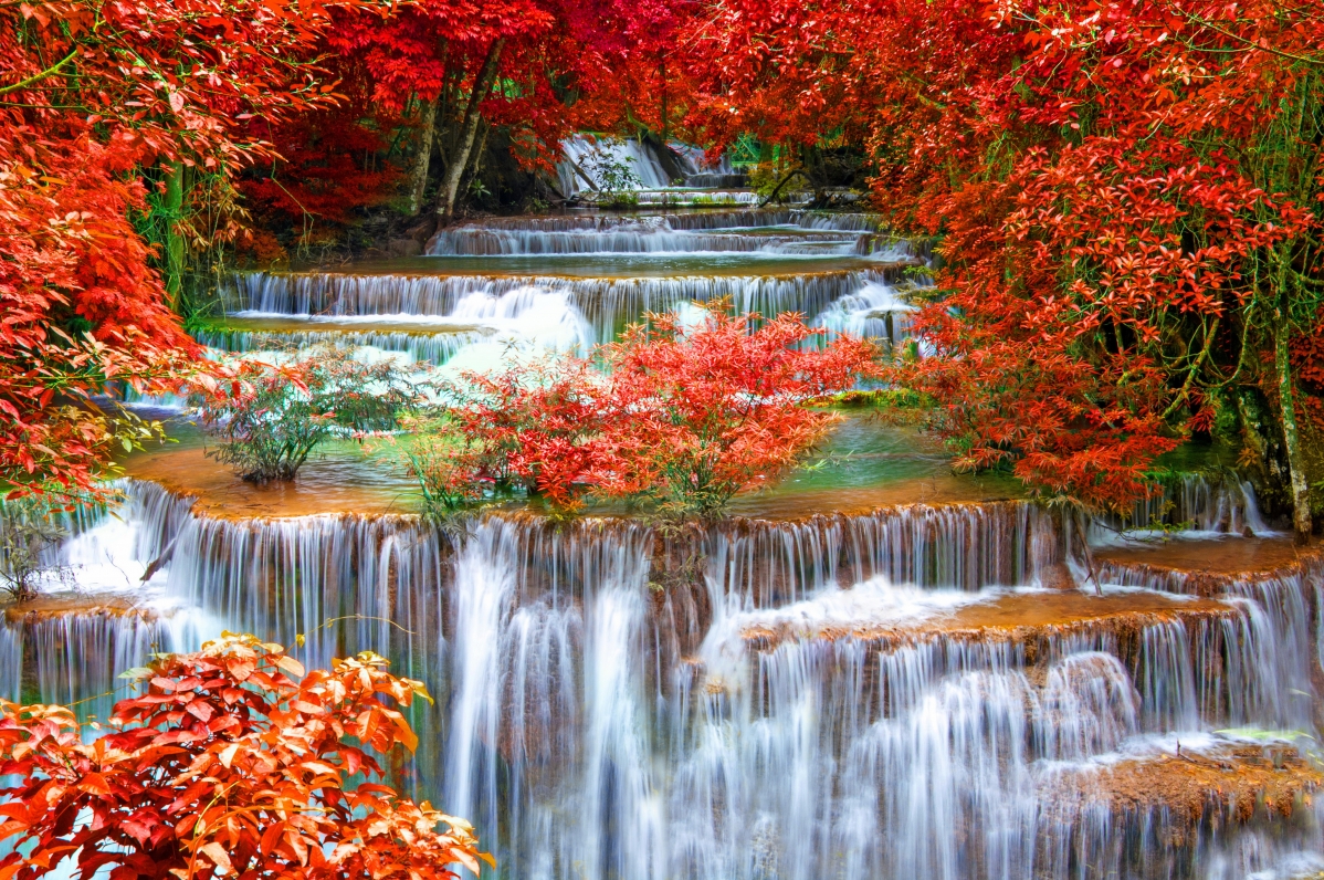 秋季瀑布风景5K壁纸