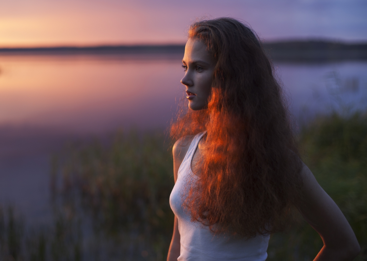 河边 夕阳 性感美女摄影 阿纳斯塔西4k图片壁纸