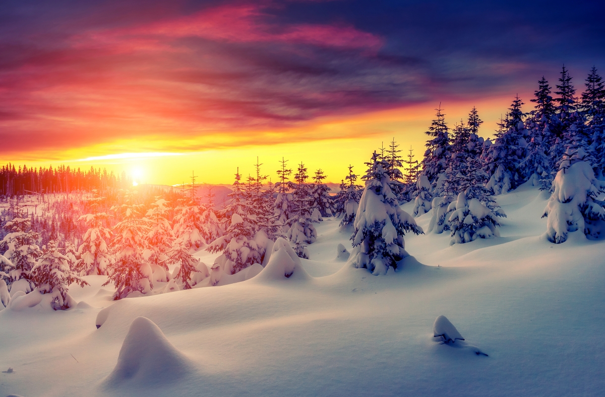 自然冬季雪天空4K风景图片