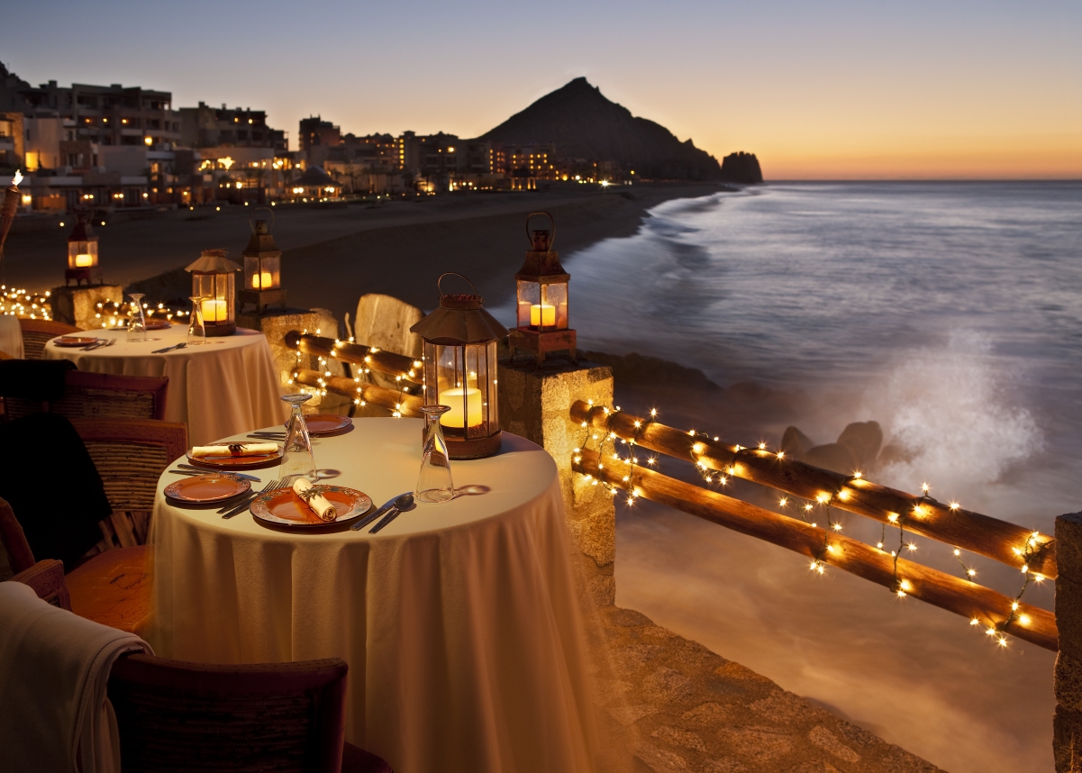 海边,餐桌,餐厅,美丽浪漫海洋日落风景4K壁纸