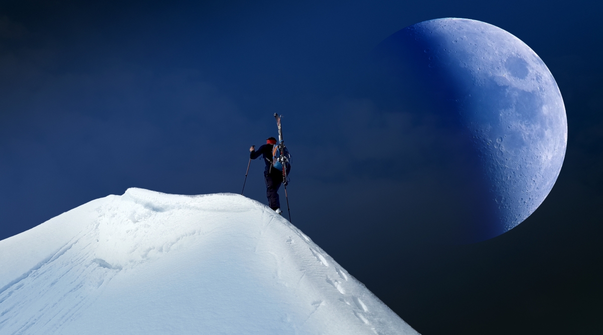 月球 山 雪 远足 登雪山 超级月亮 摄影图片