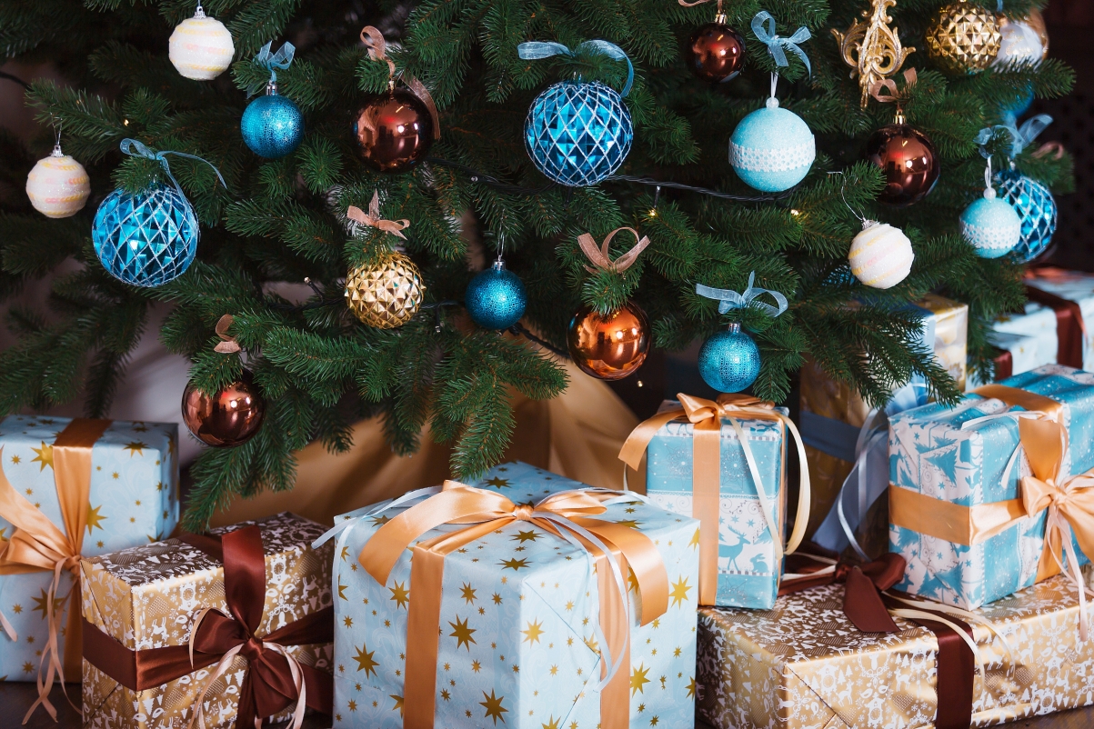 圣诞球,圣诞树,圣诞节礼物5k图片素材