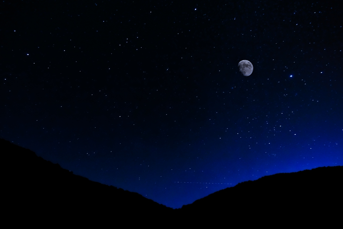 夜间 天空 星星 月亮 5K风景壁纸