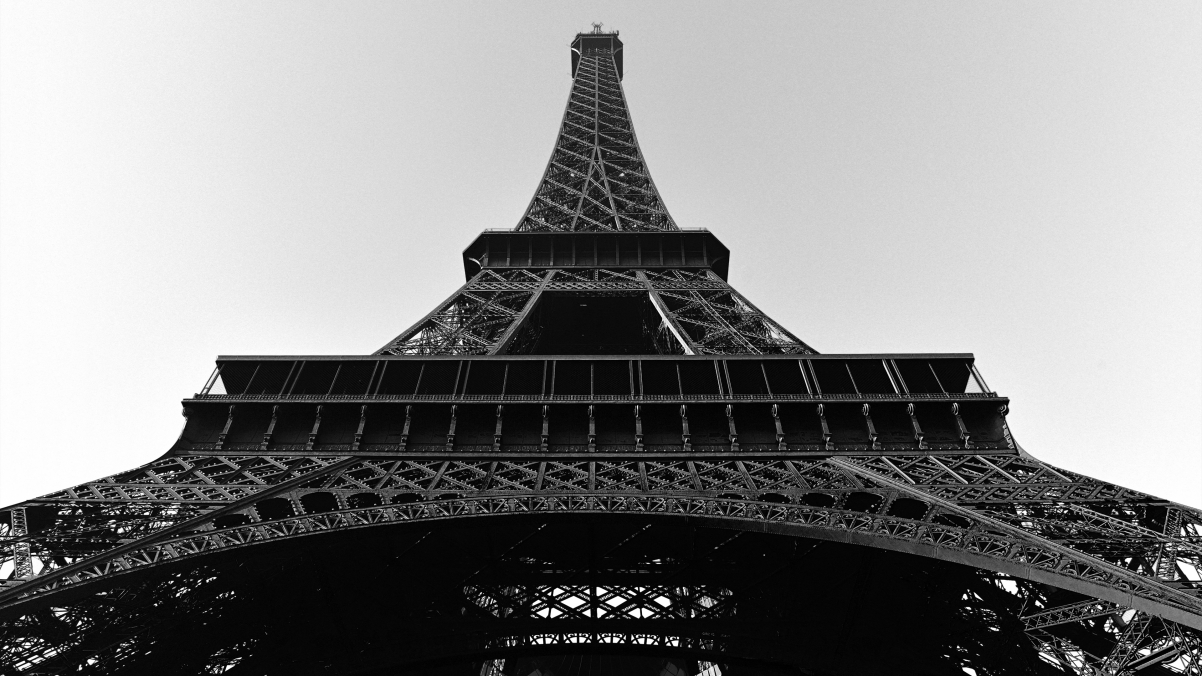 巴黎埃菲尔铁塔 黑白照片 4K风景壁纸