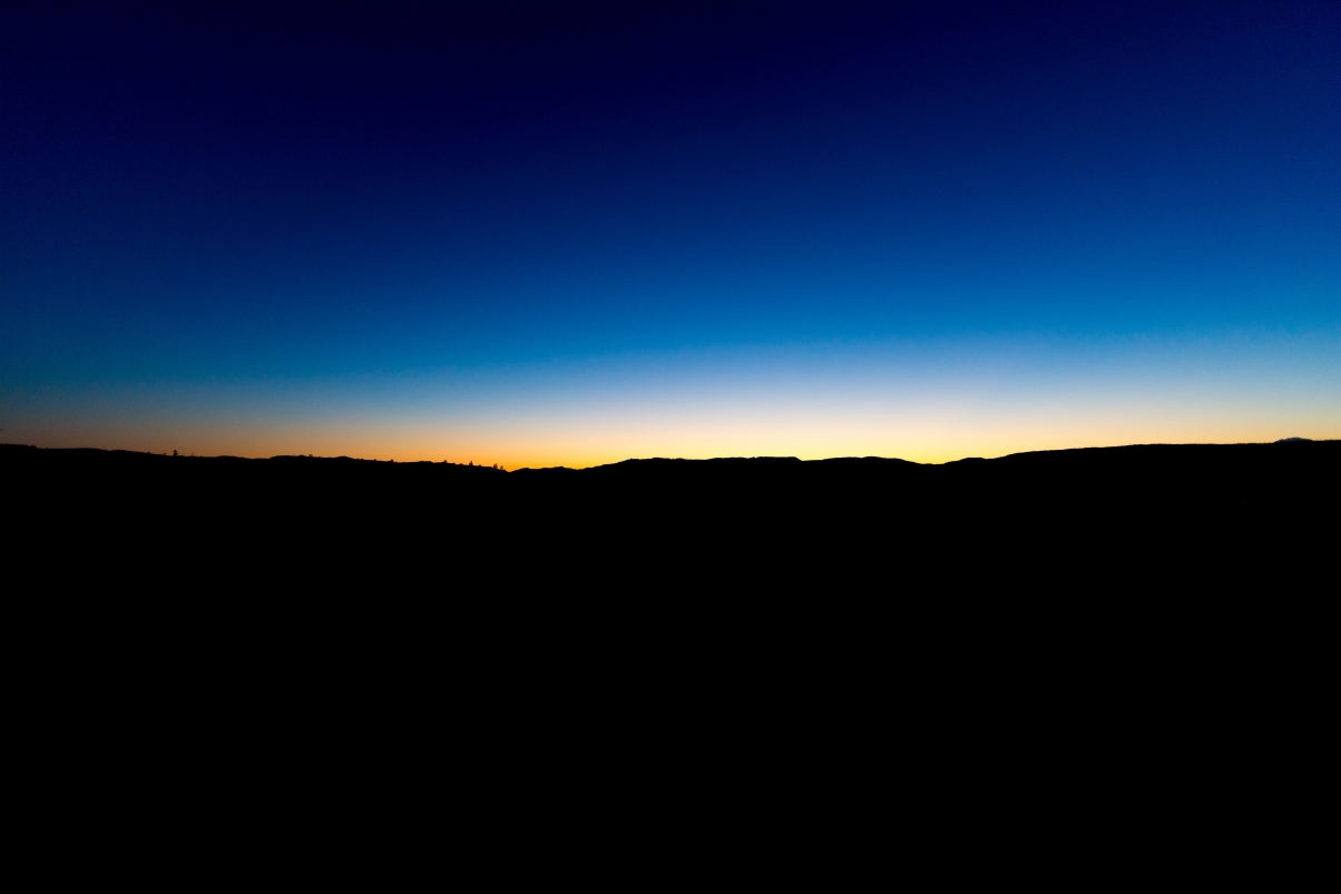 绝美地平线夜景，高清5K/4K壁纸，震撼视觉体验，5760x3840分辨率下载