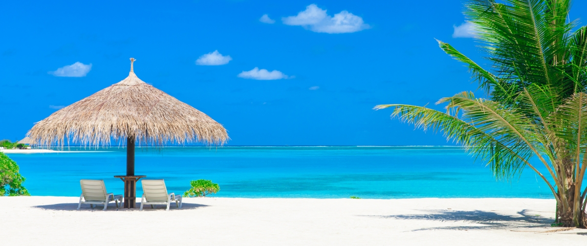马尔代夫的海滩 蓝色天空 3440x1440风景壁纸