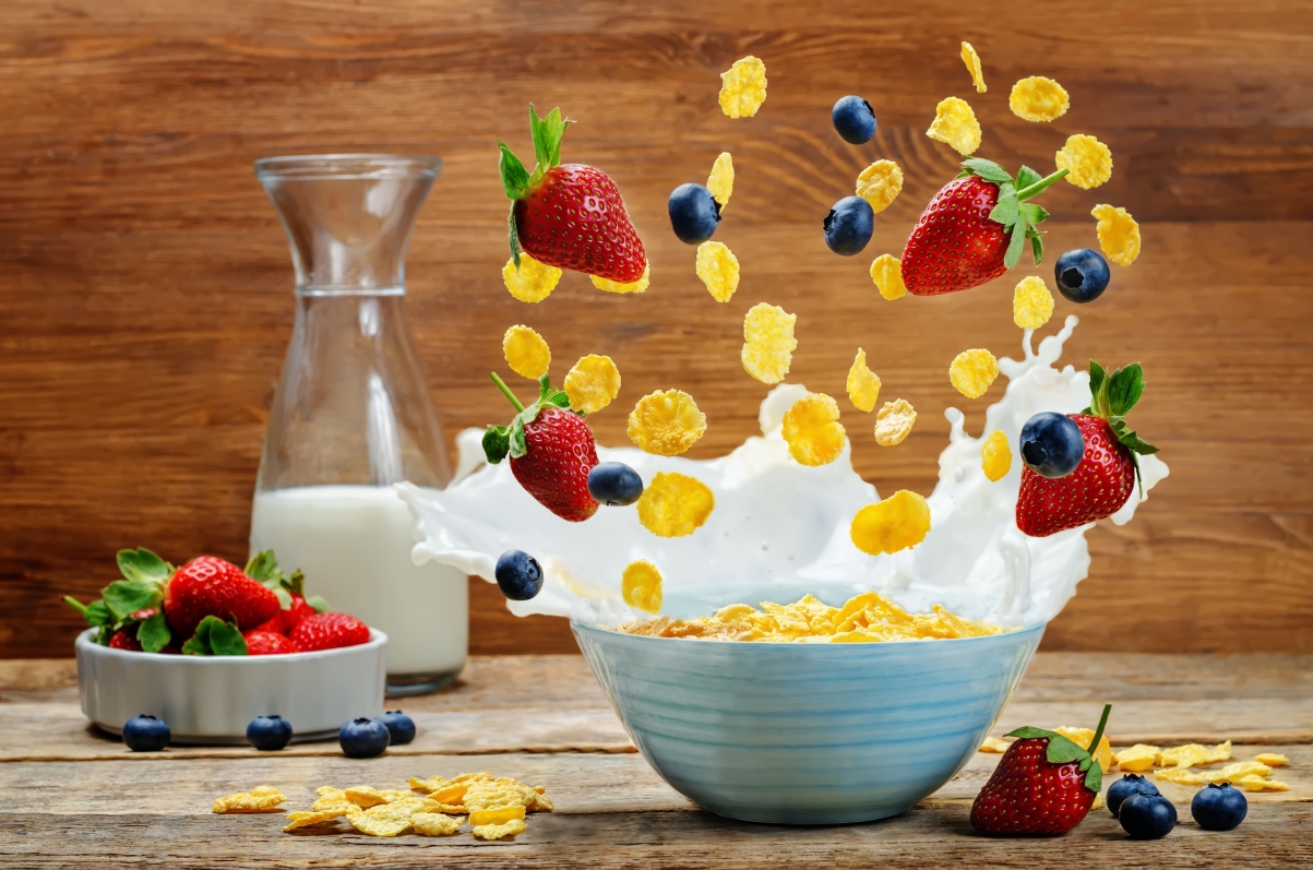 早餐麦片,牛奶,水果,草莓,蓝莓,6k图片壁纸