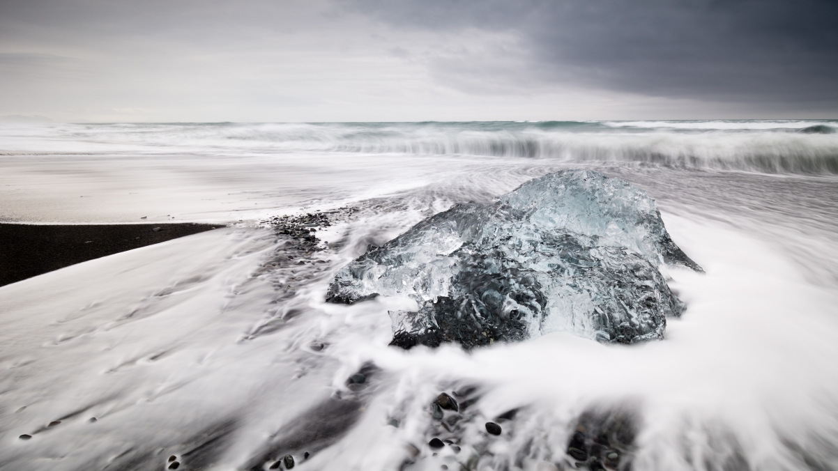 Jokulsarlon海滩绝美风光，4K高清壁纸，3840x2160分辨率，免费下载