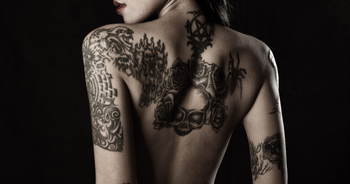 女孩 背 纹身 性感美女4K壁纸