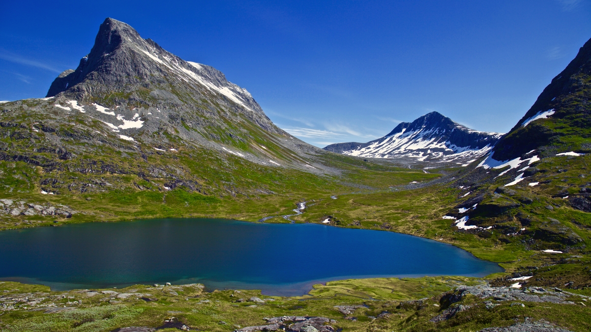 高山 湖水 美丽的挪威风景3840x2160壁纸