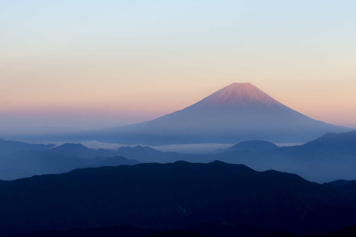 黎明 雾 日本富士山4K风景壁纸