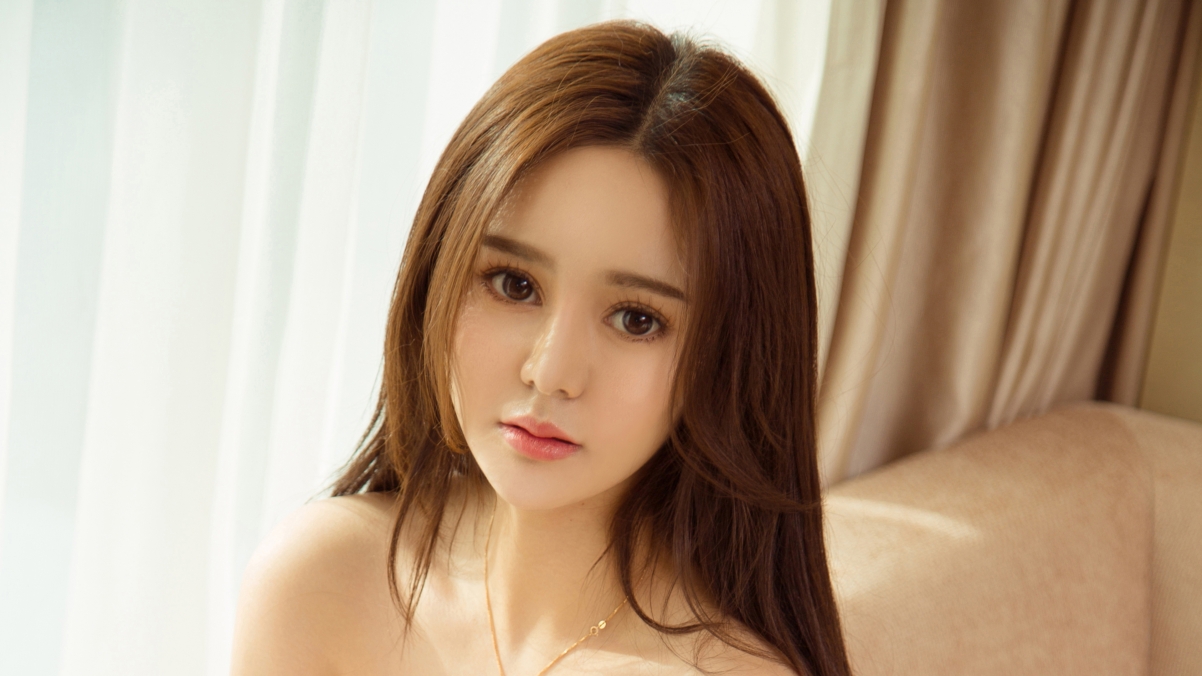 张多多美女4K超清壁纸，3840x2160高清图片，免费下载