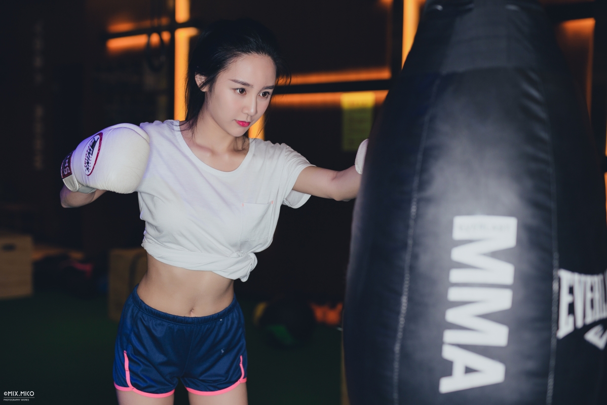 kuemma绫熙 拳击手套 健身女孩 运动美女 5K壁纸
