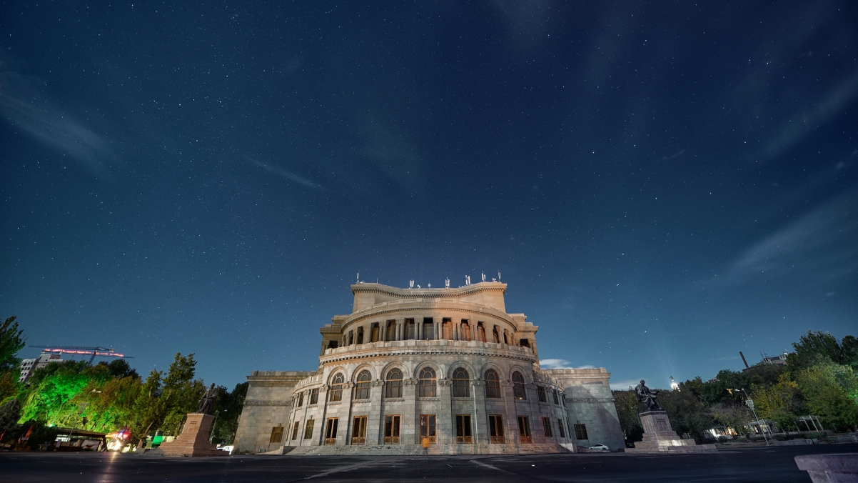 亚美尼亚,埃里温,大厦,夜晚，星空,4K风景壁纸