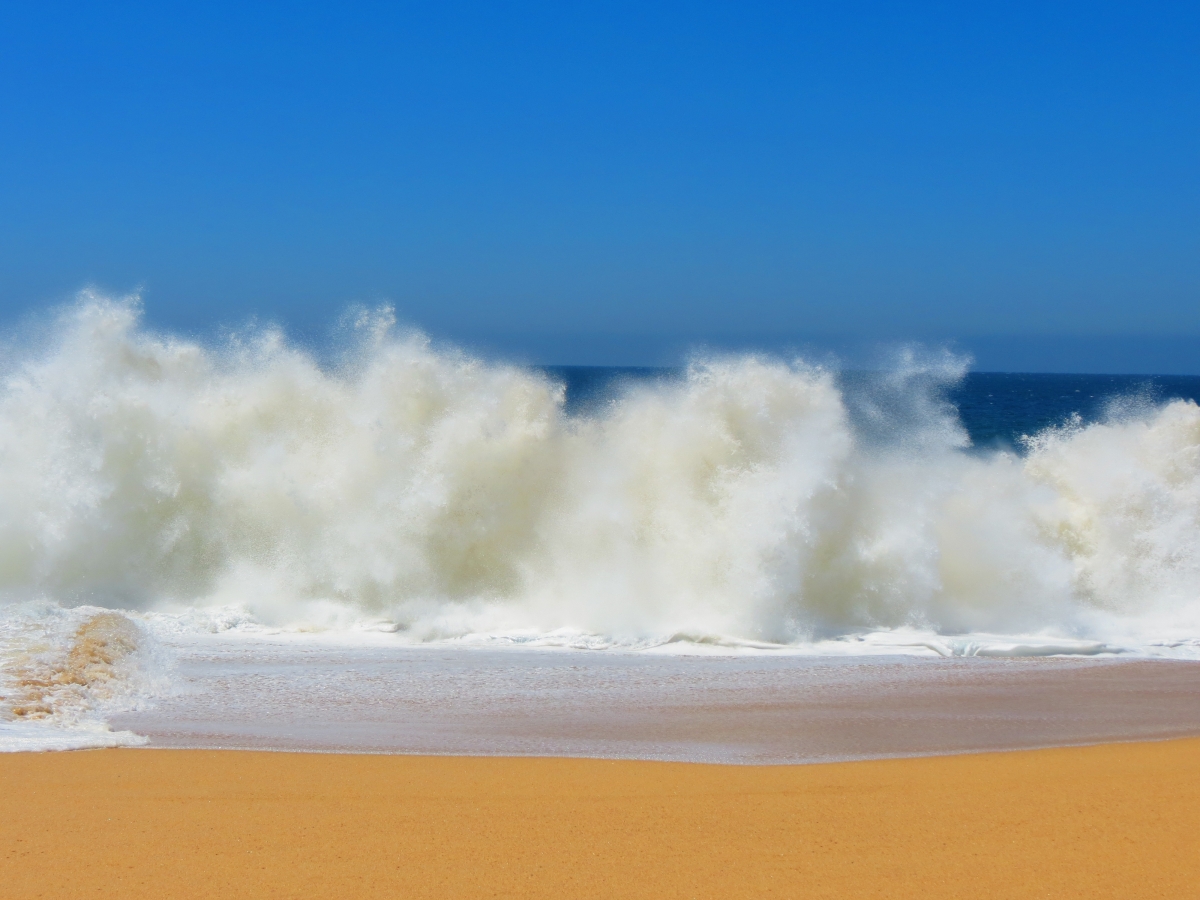 墨西哥汹涌的海浪4k风景图片