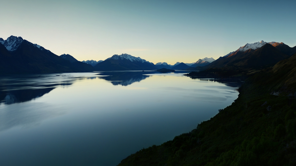 新西兰瓦卡蒂普湖4K风景壁纸