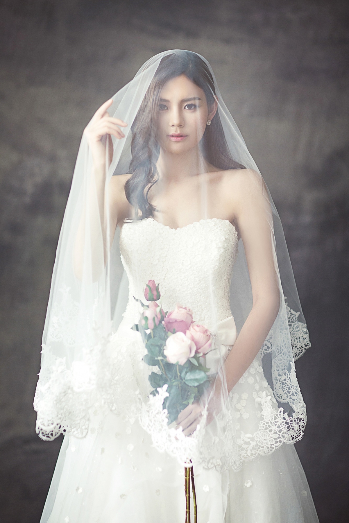 新娘白色婚纱礼服 面纱 手机壁纸