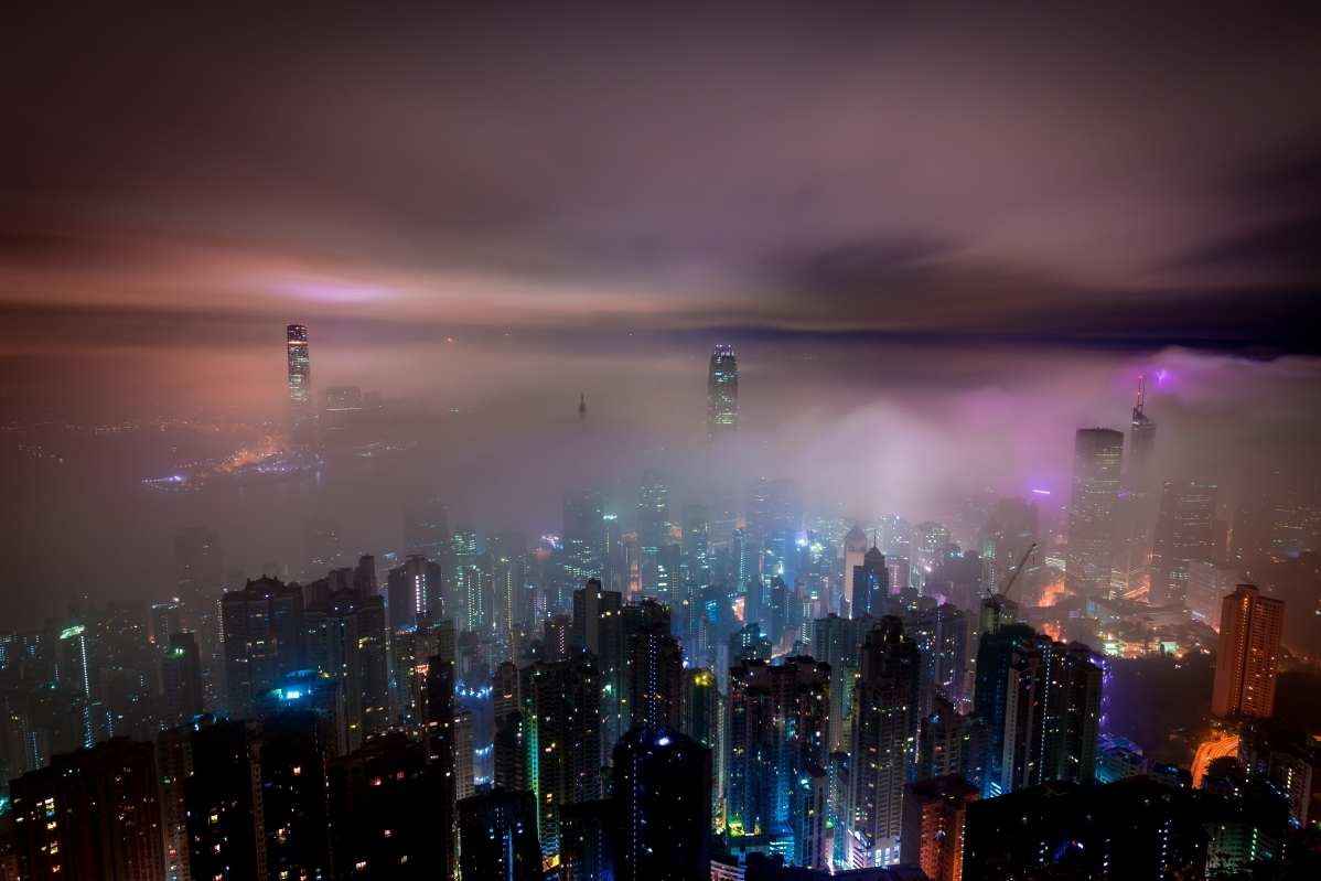 云海 霧 云 山 香港 金融 建筑 晚上 香港夜景5K壁纸