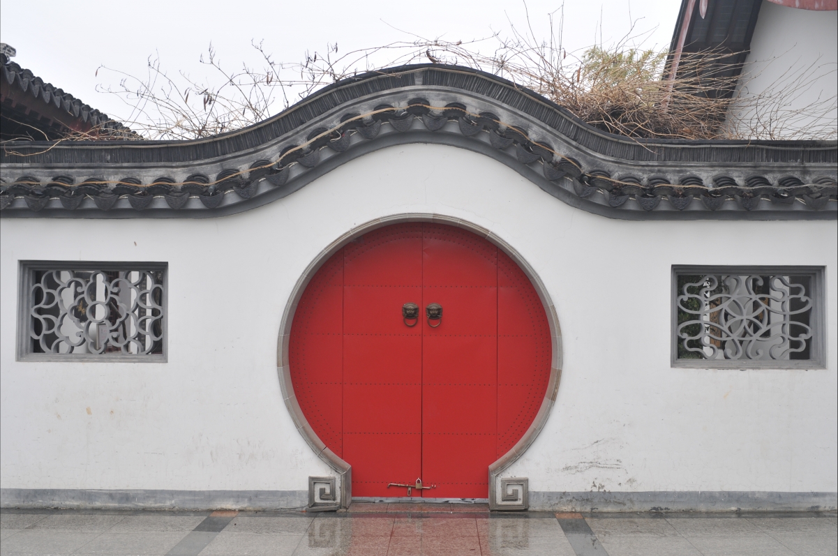 红色圆形拱门古建筑图片