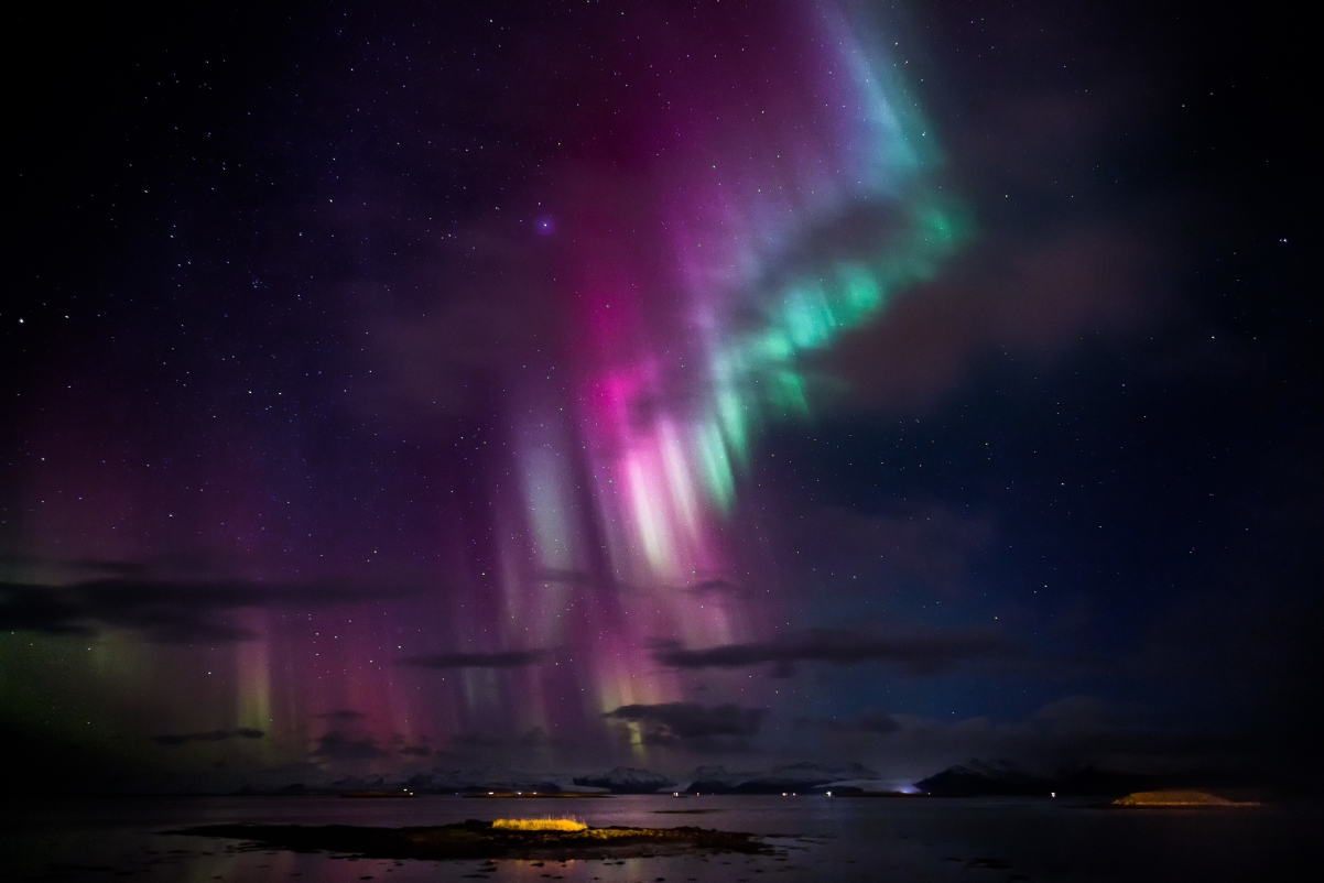 北方夜空绝美星空，5K超清风景壁纸，4K高清图片，5567x3711像素，免费下载