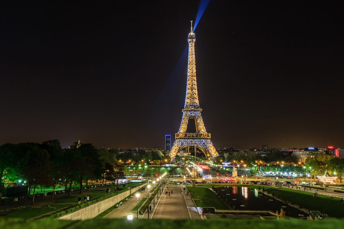 好看的巴黎埃菲尔铁塔日出壁纸图片下载