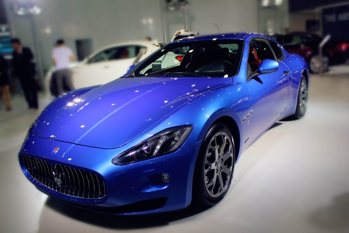 豪车 车展 优雅 蓝色玛莎拉蒂4K超级跑车壁纸