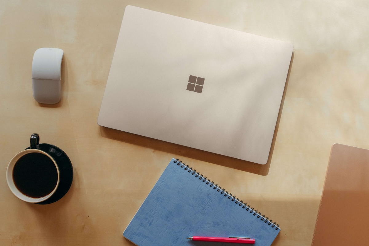 Surface Desktop 办公 笔记本电脑 咖啡 鼠标 笔记本 6k图片