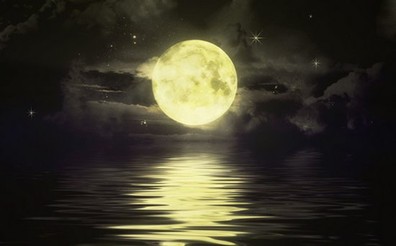 大气月光水面海报背景