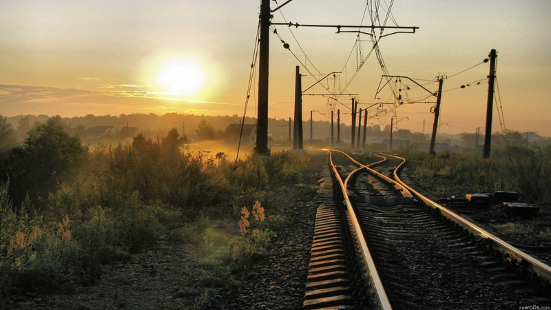 夕阳，铁路，火车，电线