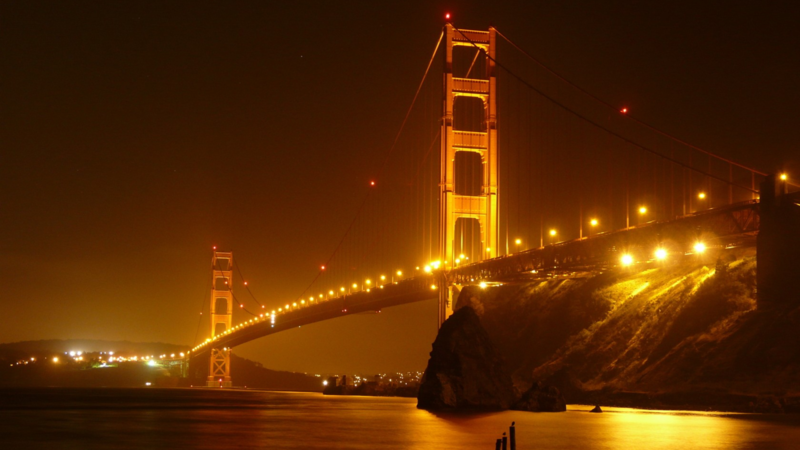 夜景灯光桥头湖面美景JPG图片，高清摄影素材免费下载