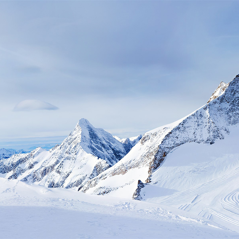 唯美雪山背景