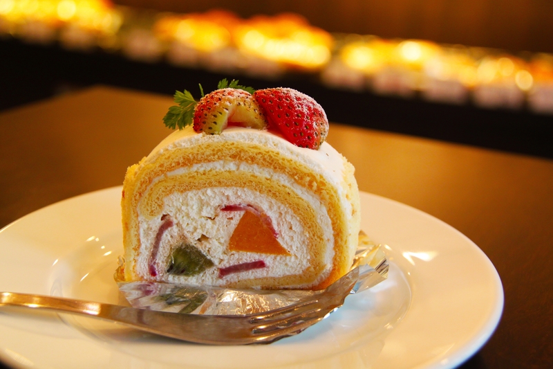 草莓奶油蛋糕甜品背景