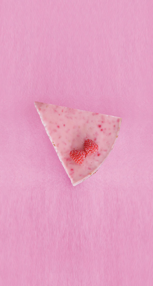 粉色草莓巧克力蛋糕海报背景