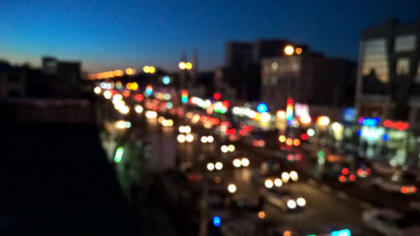 模糊的城市街景灯光