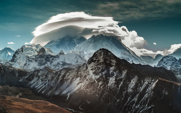喜马拉雅山的天空