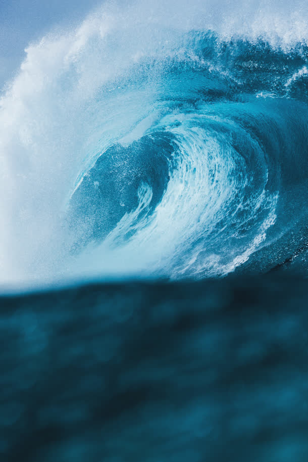 蓝色海浪波涛壮观