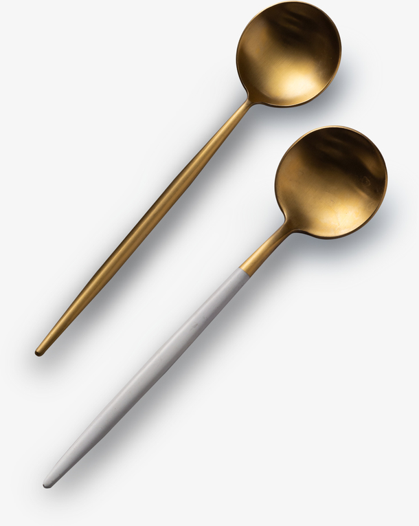 两个金色勺子