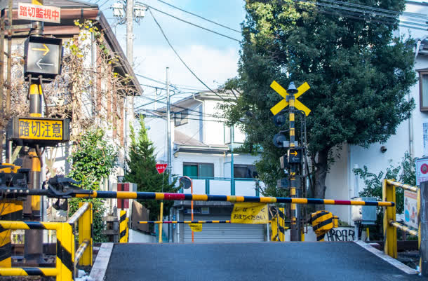 日本街道场景摄影图